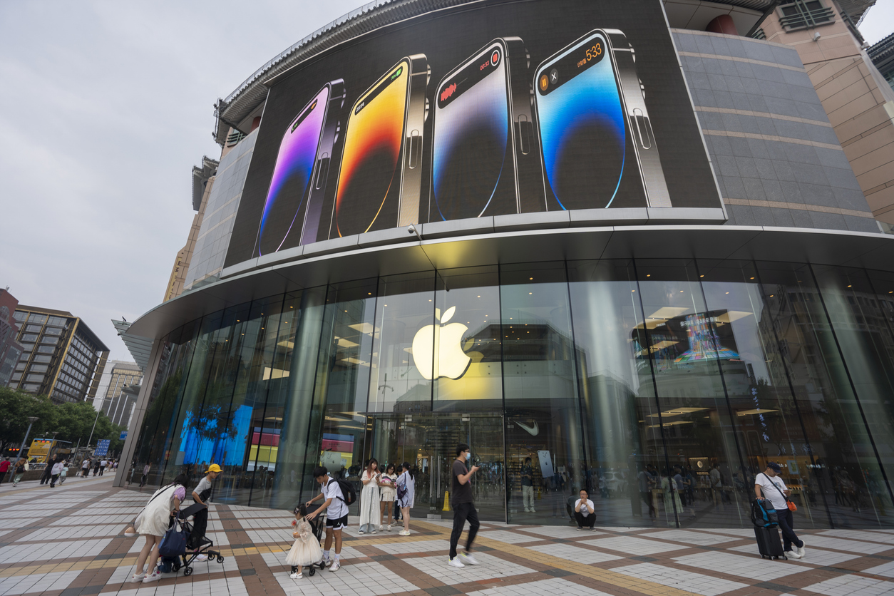 Apple's ad controversy